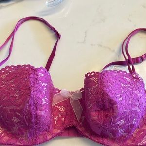 Lacy b.tempt’d by Wacoal bra, 32D